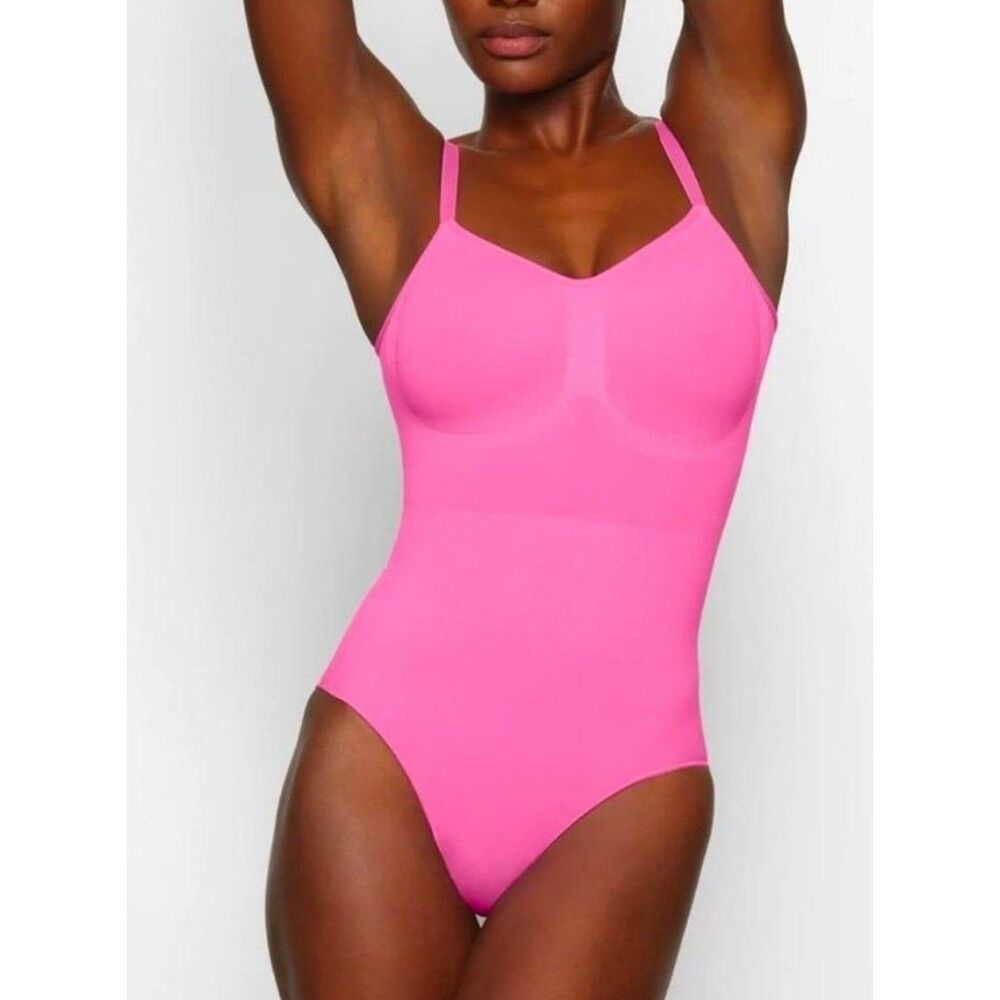 Skims pink seamless sculpting thong bodysuit - Picture 3 of 6